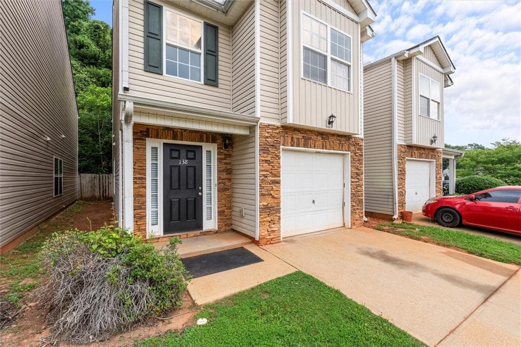 3 bedroom, 3 bathroom, 1,524 sq ft single family residence under contract at 138 Alton Circle, Villa Rica, GA 30180 — photo 3