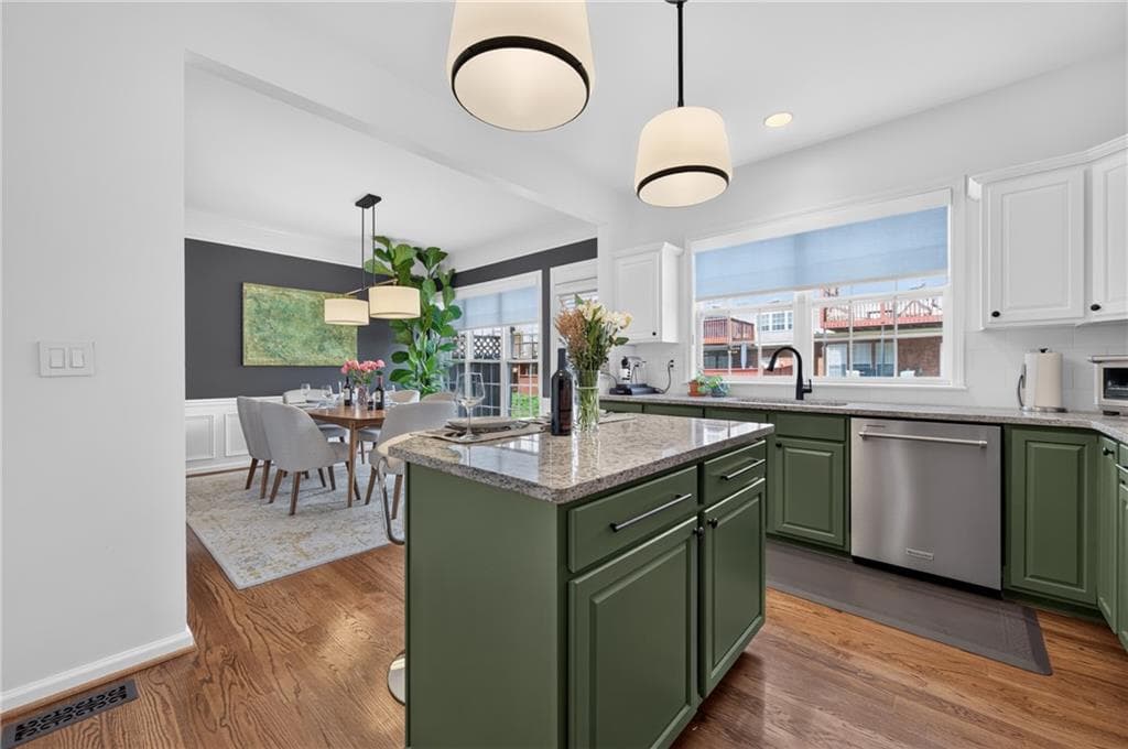 3 bedroom, 4 bathroom, 2,208 sq ft townhouse under contract at 4934 Payson Way 23, Atlanta, GA 30339 — photo 3