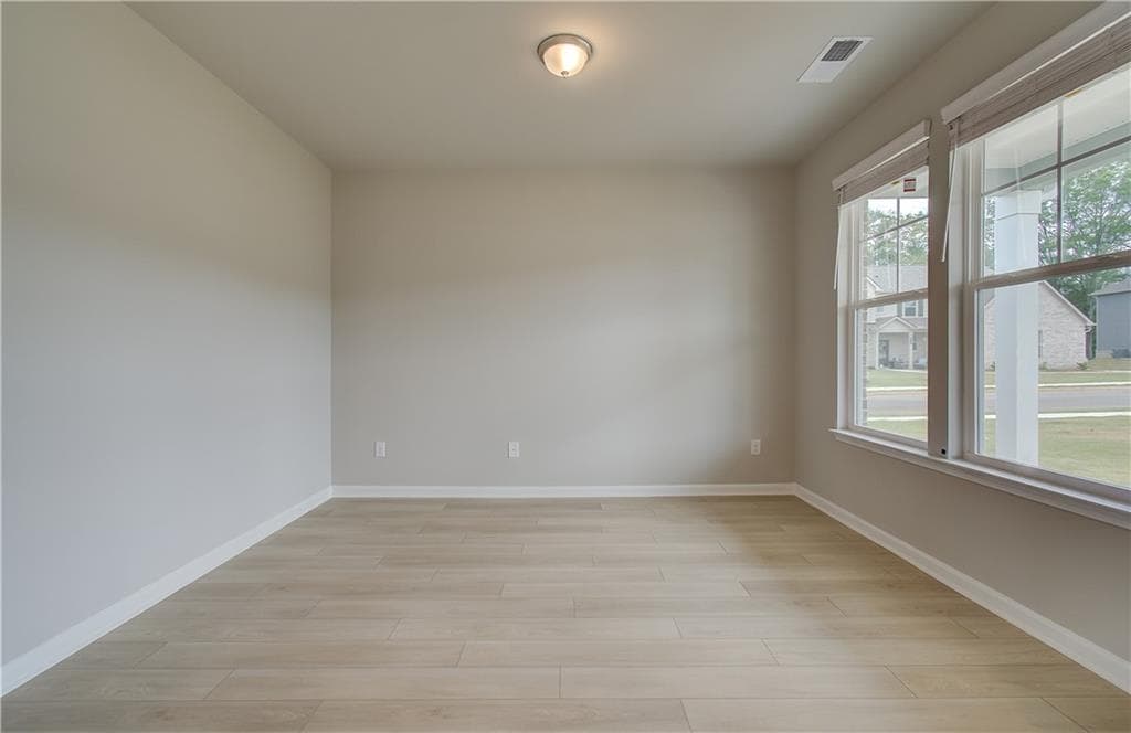 5 bedroom, 3 bathroom, 3,161 sq ft single family residence under contract at 1146 Bodega Loop, Locust Grove, GA 30248 — photo 5