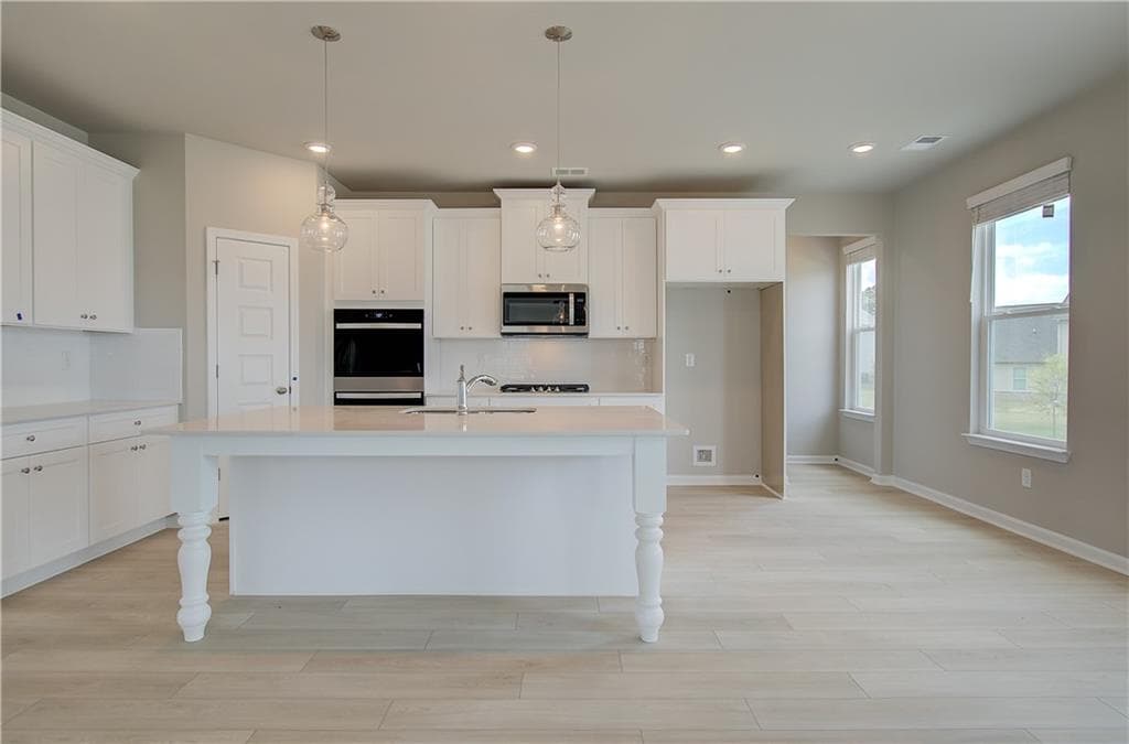5 bedroom, 3 bathroom, 3,161 sq ft single family residence under contract at 1146 Bodega Loop, Locust Grove, GA 30248 — photo 9