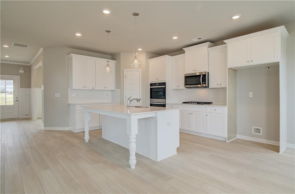 5 bedroom, 3 bathroom, 3,161 sq ft single family residence under contract at 1146 Bodega Loop, Locust Grove, GA 30248 — photo 10