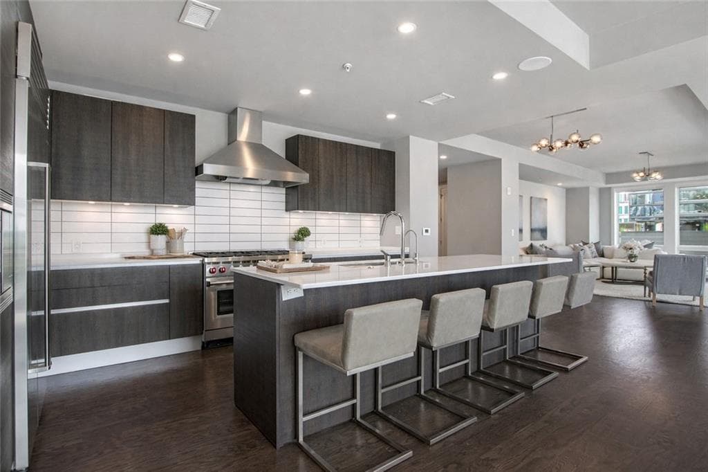 3 bedroom, 3 bathroom, 2,710 sq ft condominium under contract at 867 Peachtree Street 702, Atlanta, GA 30308 — photo 3
