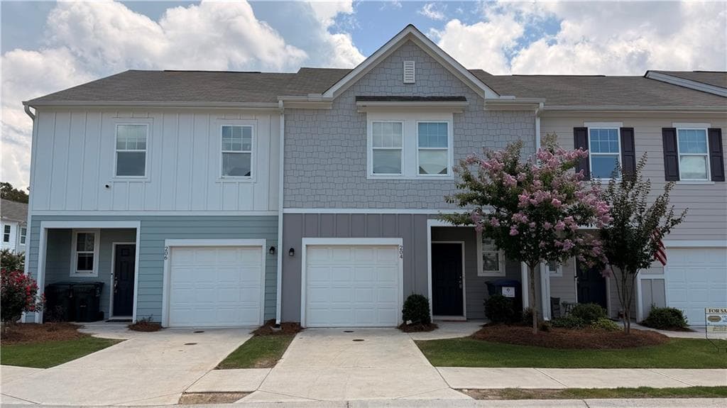 3 bedroom, 3 bathroom, 1,420 sq ft townhouse for rent at 204 Fenchurch Way, Cartersville, GA 30120 for $1,600 a month — photo 1 of 26