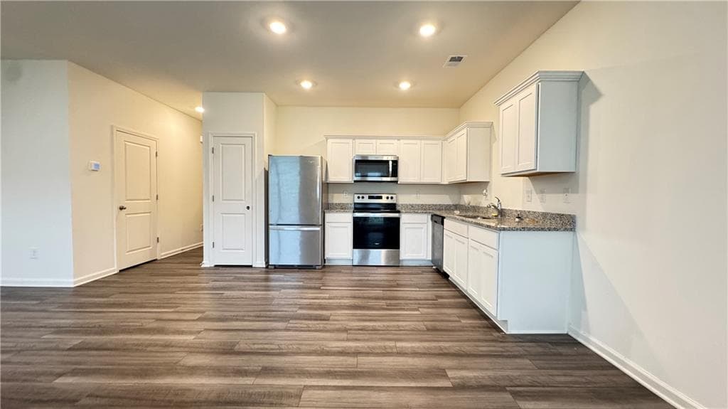 3 bedroom, 3 bathroom, 1,420 sq ft townhouse for rent at 204 Fenchurch Way, Cartersville, GA 30120 for $1,600 a month — photo 3