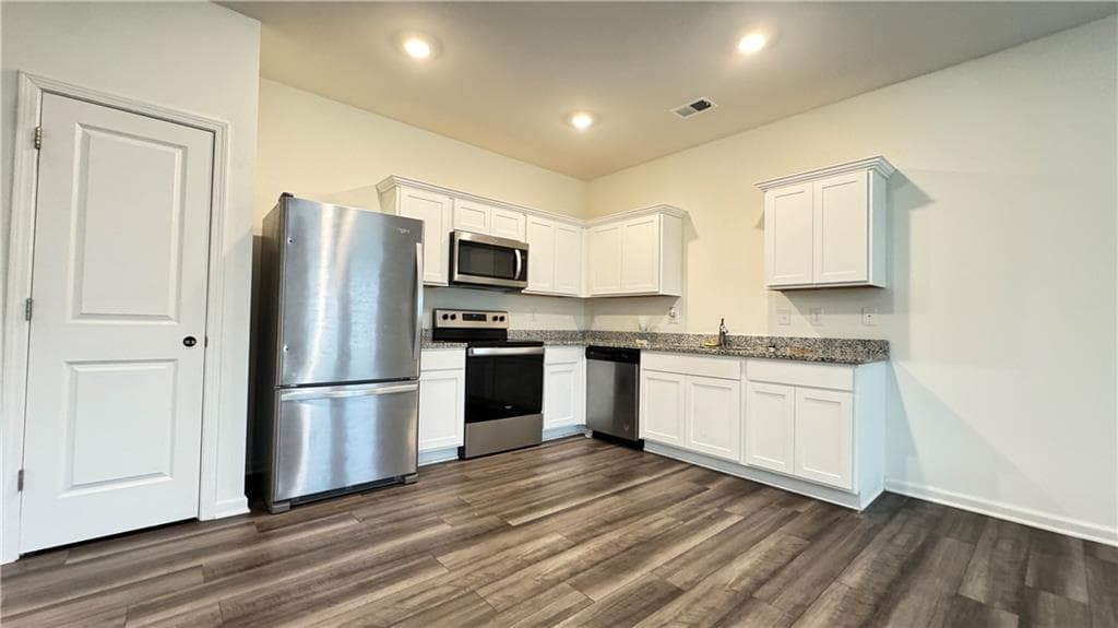3 bedroom, 3 bathroom, 1,420 sq ft townhouse for rent at 204 Fenchurch Way, Cartersville, GA 30120 for $1,600 a month — photo 4