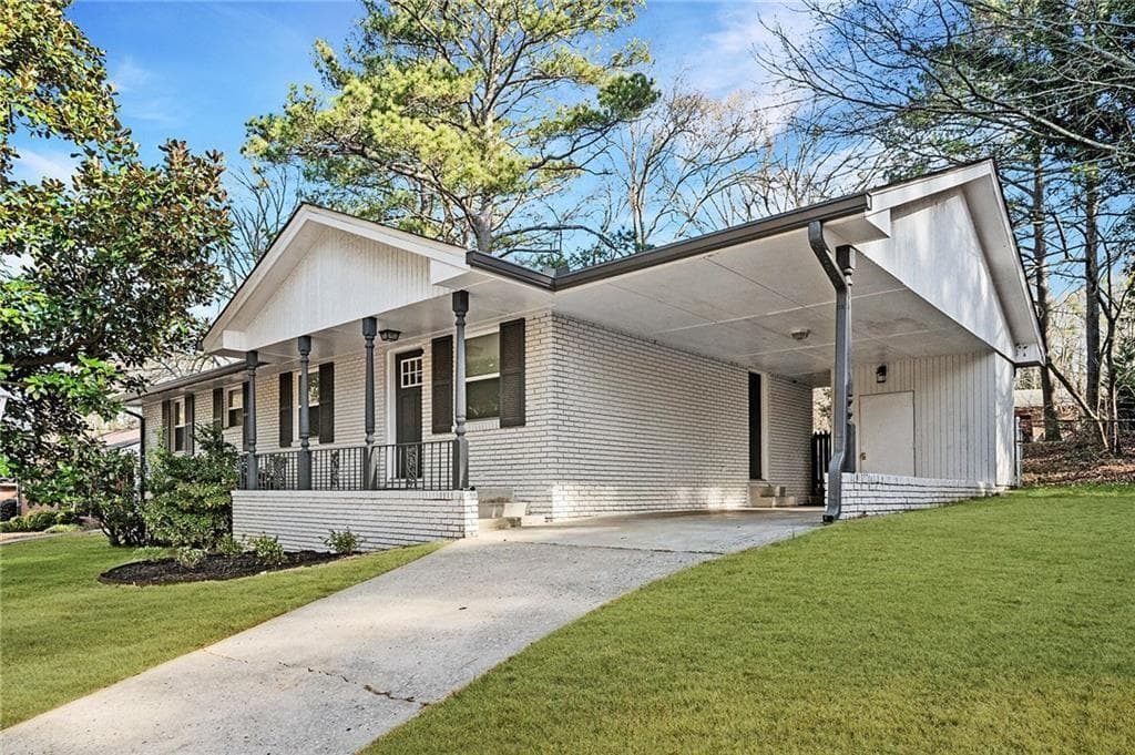 3 bedroom, 2 bathroom, 1,400 sq ft single family residence for sale at 2198 Star Mist Drive, Atlanta, GA 30311 — photo 2