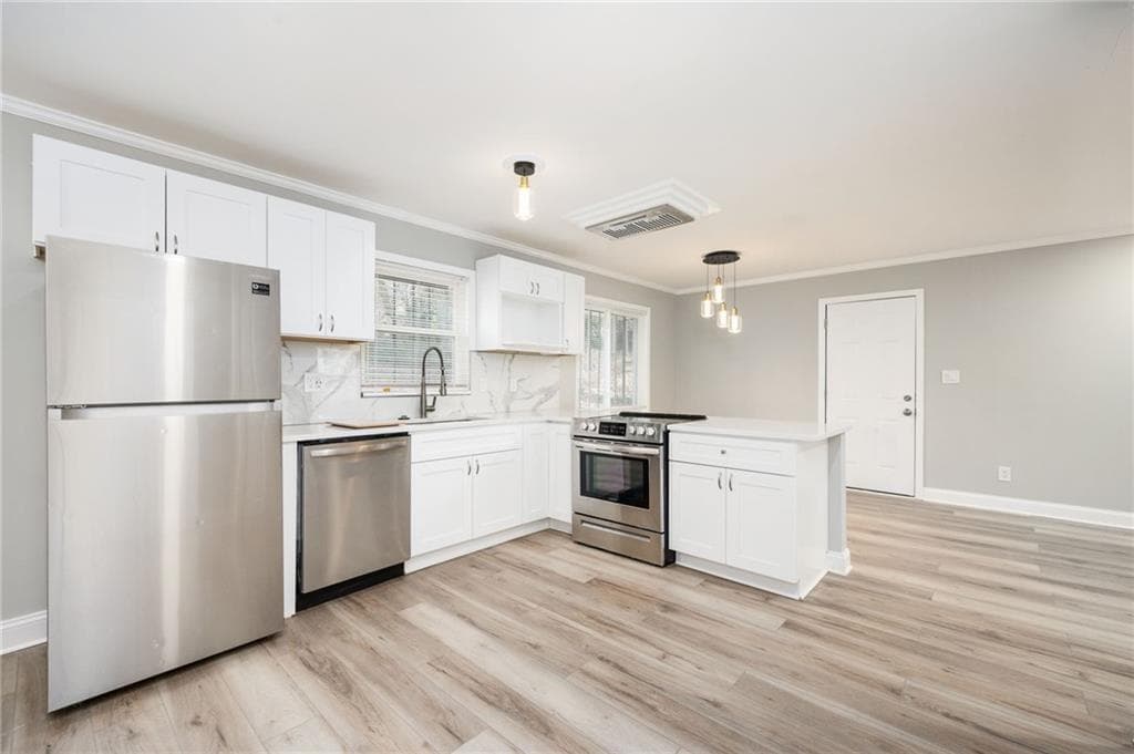 3 bedroom, 2 bathroom, 1,400 sq ft single family residence for sale at 2198 Star Mist Drive, Atlanta, GA 30311 — photo 5