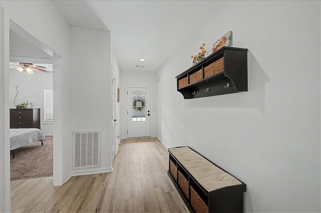 3 bedroom, 2 bathroom, 1,352 sq ft townhouse for sale at 182 Towne Villas Drive, Jasper, GA 30143 — photo 5