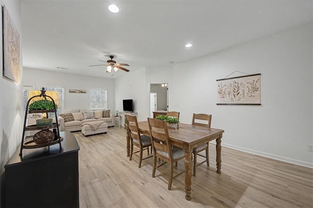 3 bedroom, 2 bathroom, 1,352 sq ft townhouse for sale at 182 Towne Villas Drive, Jasper, GA 30143 — photo 8