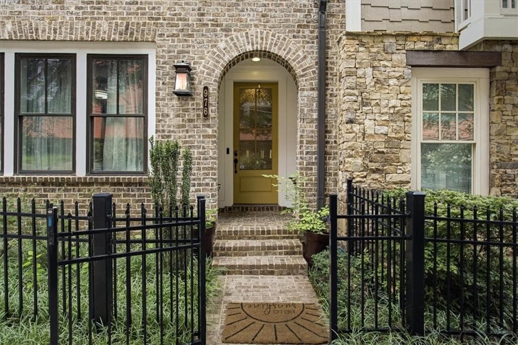 4 bedroom, 5 bathroom, 2,599 sq ft townhouse under contract at 976 Memorial Walk, Atlanta, GA 30316 — photo 5