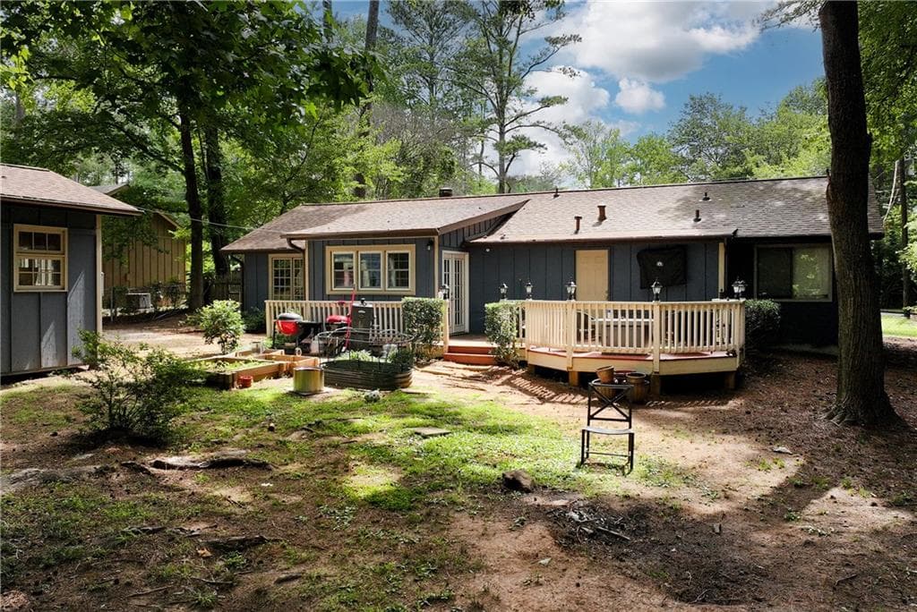 3 bedroom, 2 bathroom, 1,167 sq ft single family residence for sale at 539 Karen Drive, Alpharetta, GA 30009 — photo 3