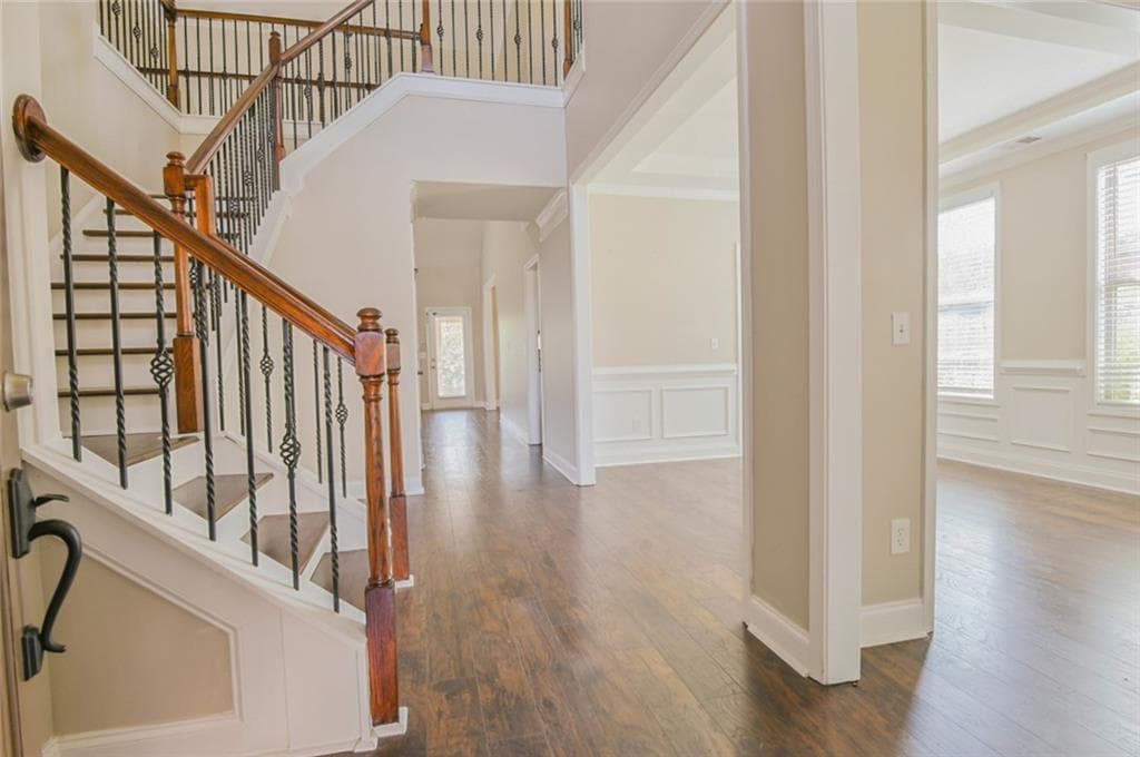 5 bedroom, 4 bathroom, 3,067 sq ft single family residence for sale at 407 Arbor Lane, Loganville, GA 30052 — photo 4