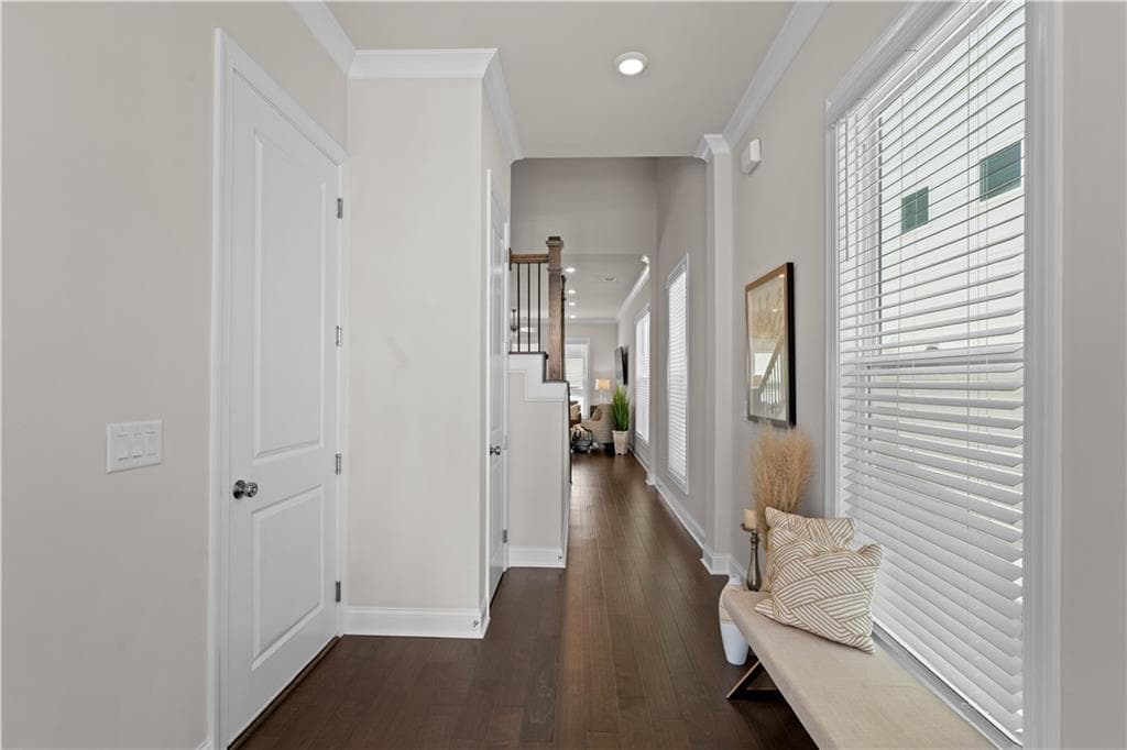 4 bedroom, 3 bathroom, 2,445 sq ft single family residence under contract at 647 Summit Hill Way, Cumming, GA 30040 — photo 3