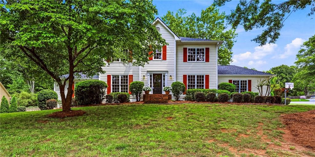 4 bedroom, 3 bathroom, 3,074 sq ft single family residence sold at 2571 Meadowglen Trail, Snellville, GA 30078