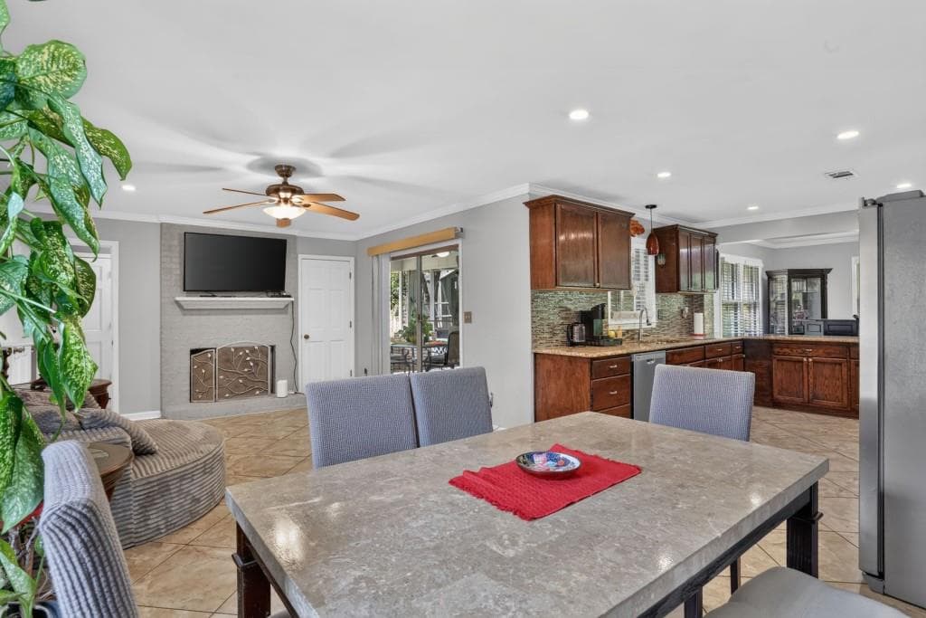 3 bedroom, 3 bathroom, 2,015 sq ft single family residence for sale at 716 Bruce Way, Lilburn, GA 30047 — photo 9