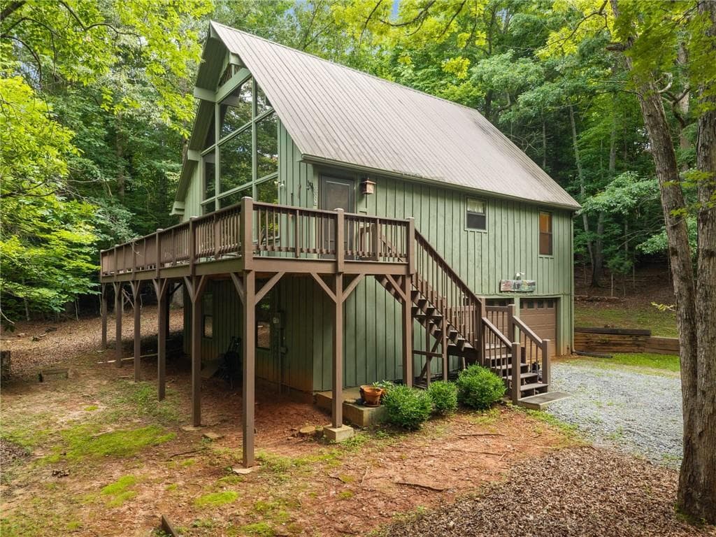 4 bedroom, 3 bathroom, 2,145 sq ft single family residence for sale at 318 Horseshoe Lane, Dahlonega, GA 30533 — photo 2