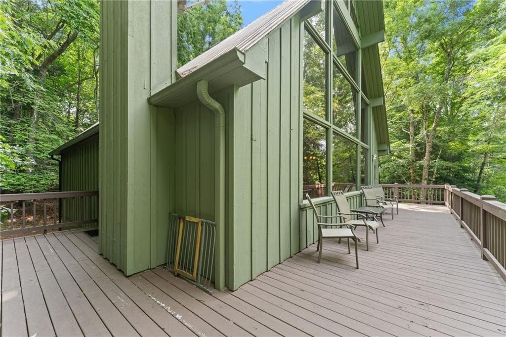 4 bedroom, 3 bathroom, 2,145 sq ft single family residence for sale at 318 Horseshoe Lane, Dahlonega, GA 30533 — photo 6