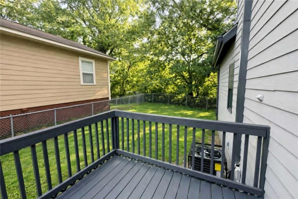 3 bedroom, 2 bathroom, 1,456 sq ft single family residence under contract at 1145 West Avenue, Atlanta, GA 30315 — photo 3