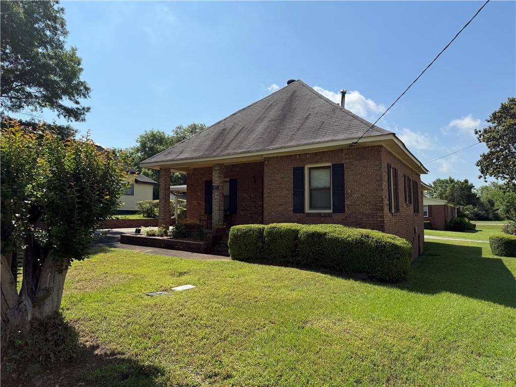 3 bedroom, 2 bathroom, 1,292 sq ft single family residence for sale at 871 Malcom Street, Conyers, GA 30012 — photo 2