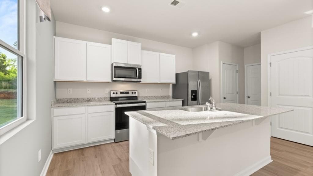 4 bedroom, 3 bathroom, 2,176 sq ft single family residence under contract at 357 Creekview Way, Dallas, GA 30132 — photo 6