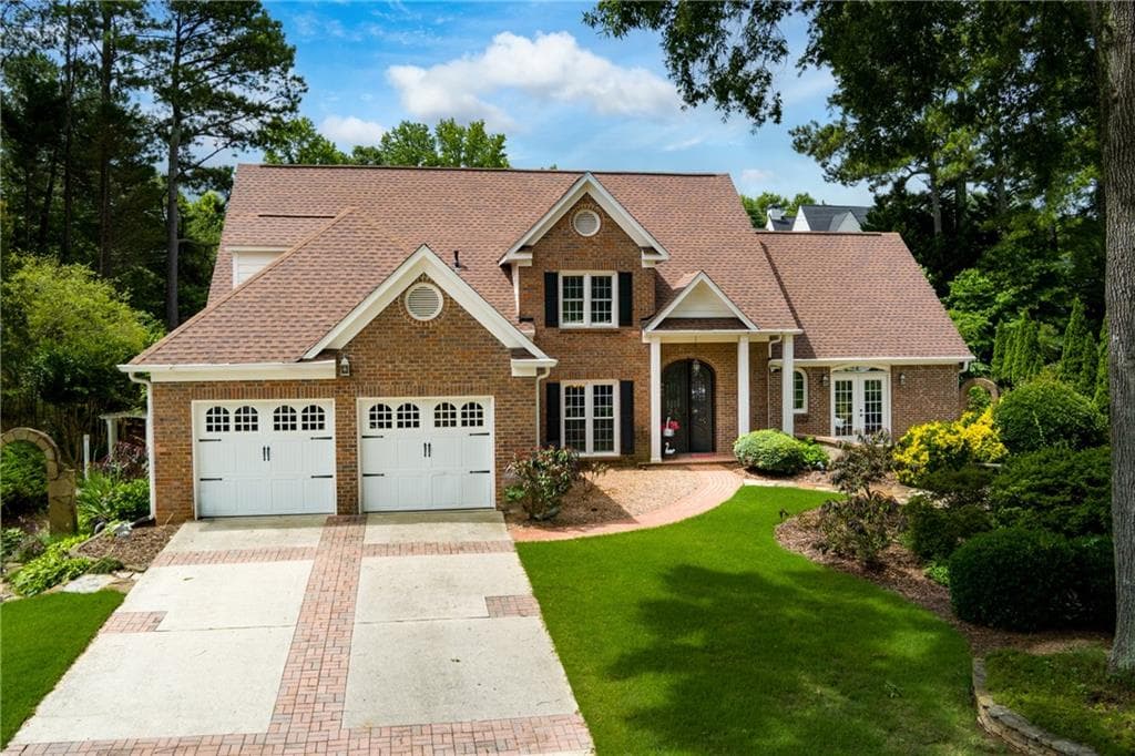 4 bedroom, 3 bathroom, 3,234 sq ft single family residence for sale at 360 Oak Terrace, Alpharetta, GA 30009 — photo 2