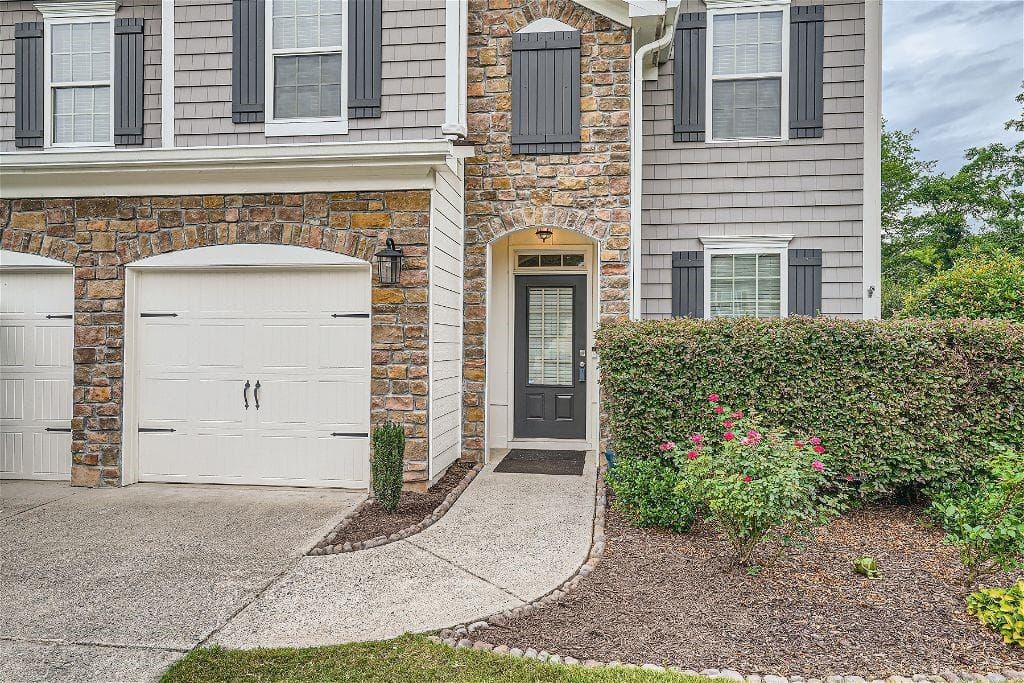 4 bedroom, 4 bathroom, 3,155 sq ft single family residence for rent at 5080 Skylark Creek Court, Cumming, GA 30028 for $2,650 a month — photo 3