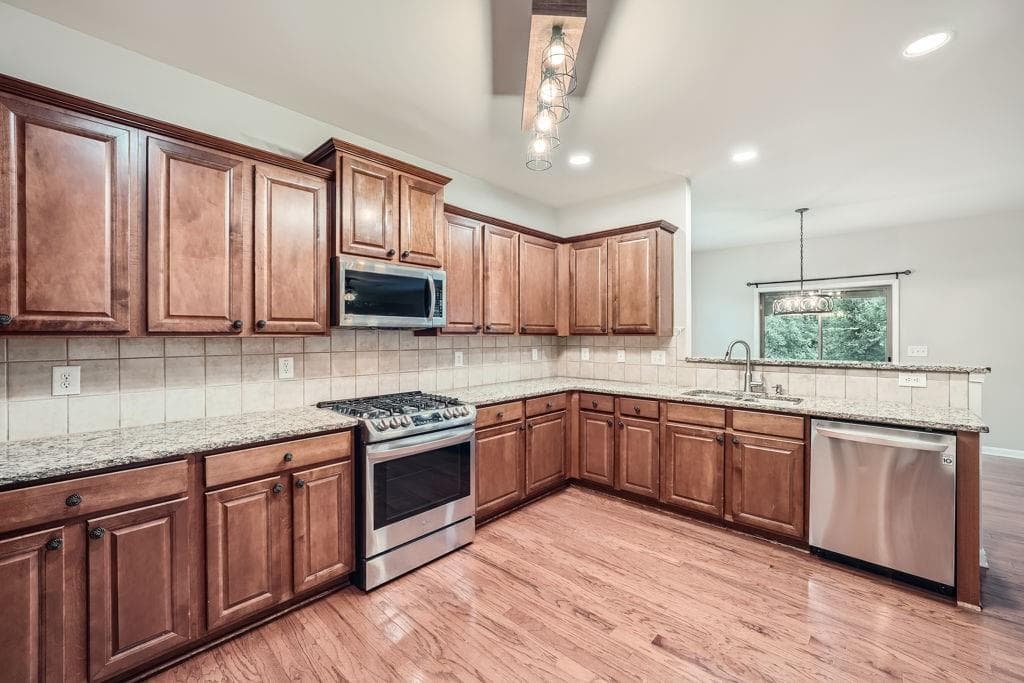 4 bedroom, 4 bathroom, 3,155 sq ft single family residence for rent at 5080 Skylark Creek Court, Cumming, GA 30028 for $2,650 a month — photo 8