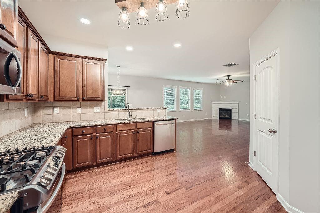 4 bedroom, 4 bathroom, 3,155 sq ft single family residence for rent at 5080 Skylark Creek Court, Cumming, GA 30028 for $2,650 a month — photo 9