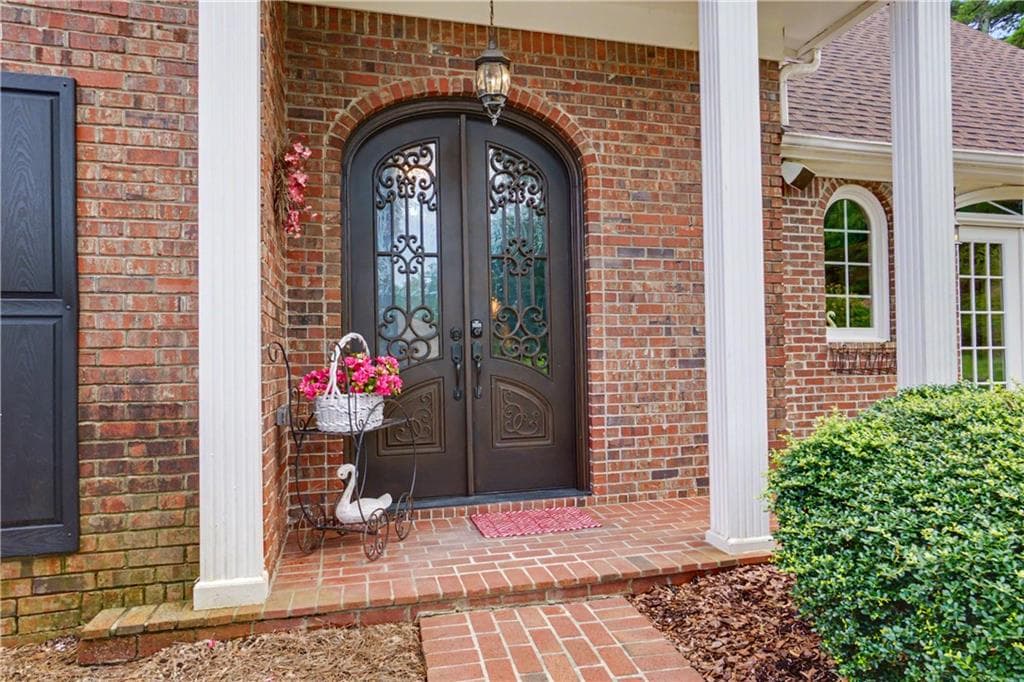 4 bedroom, 3 bathroom, 3,234 sq ft single family residence for sale at 360 Oak Terrace, Alpharetta, GA 30009 — photo 3