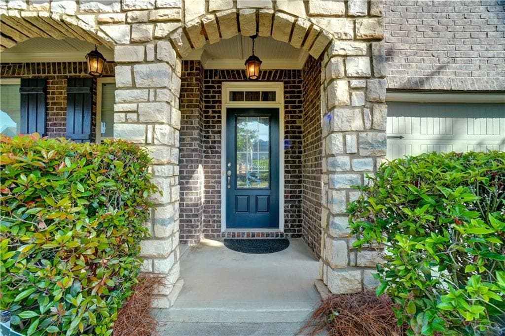 5 bedroom, 4 bathroom single family residence for rent at 633 Leland Parkway, Cumming, GA 30041 for $3,200 a month — photo 2