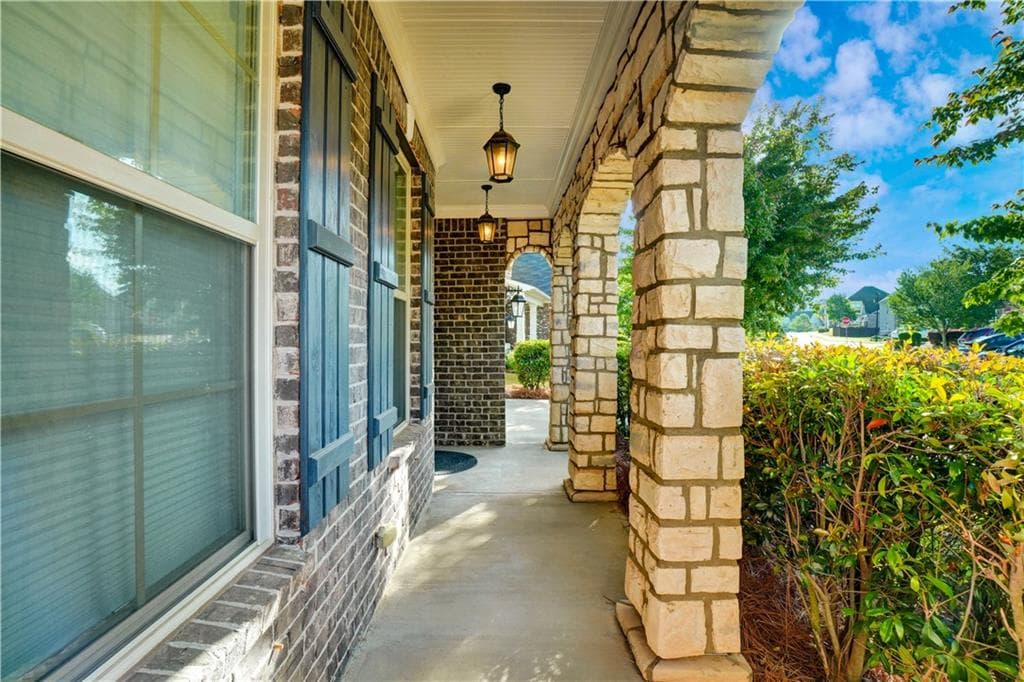 5 bedroom, 4 bathroom single family residence for rent at 633 Leland Parkway, Cumming, GA 30041 for $3,200 a month — photo 3