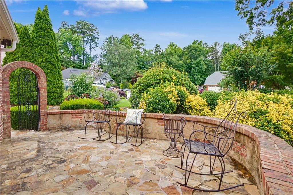 4 bedroom, 3 bathroom, 3,234 sq ft single family residence for sale at 360 Oak Terrace, Alpharetta, GA 30009 — photo 4