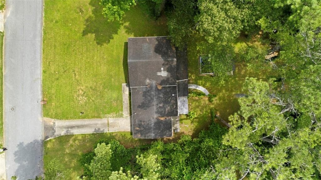 4 bedroom, 2 bathroom, 1,876 sq ft single family residence for sale at 3246 Weslock Circle, Decatur, GA 30034 — photo 4