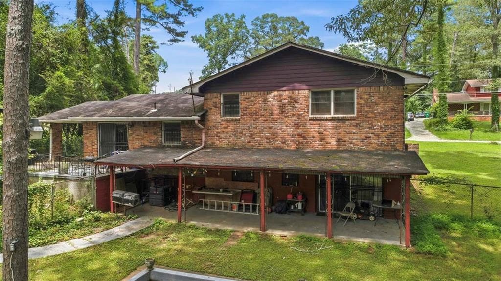 4 bedroom, 2 bathroom, 1,876 sq ft single family residence for sale at 3246 Weslock Circle, Decatur, GA 30034 — photo 6