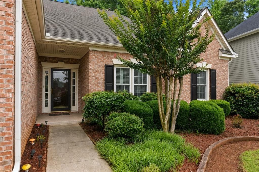 3 bedroom, 2 bathroom, 2,171 sq ft single family residence under contract at 3923 Concord Walk Drive, Smyrna, GA 30082 — photo 2
