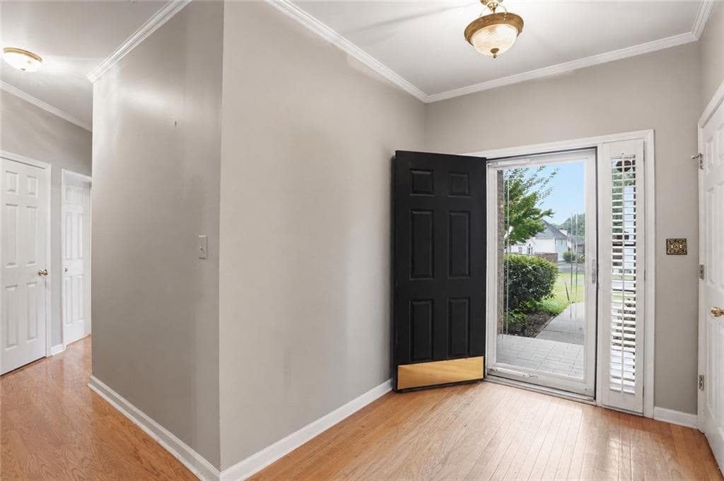 3 bedroom, 2 bathroom, 2,171 sq ft single family residence under contract at 3923 Concord Walk Drive, Smyrna, GA 30082 — photo 3