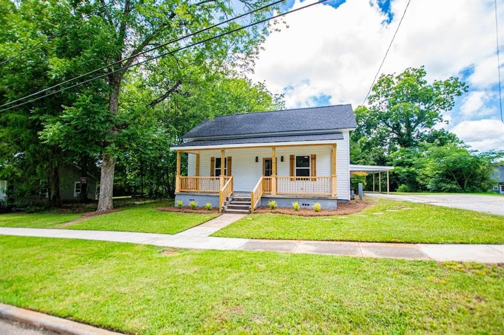 3 bedroom, 3 bathroom, 1,923 sq ft single family residence sold at 115 Pine Street, Carrollton, GA 30117