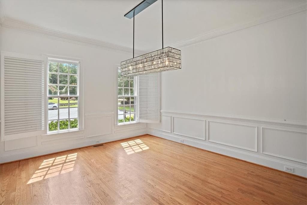 5 bedroom, 5 bathroom, 3,867 sq ft single family residence for sale at 2797 Payton Oaks Drive, Atlanta, GA 30345 — photo 4