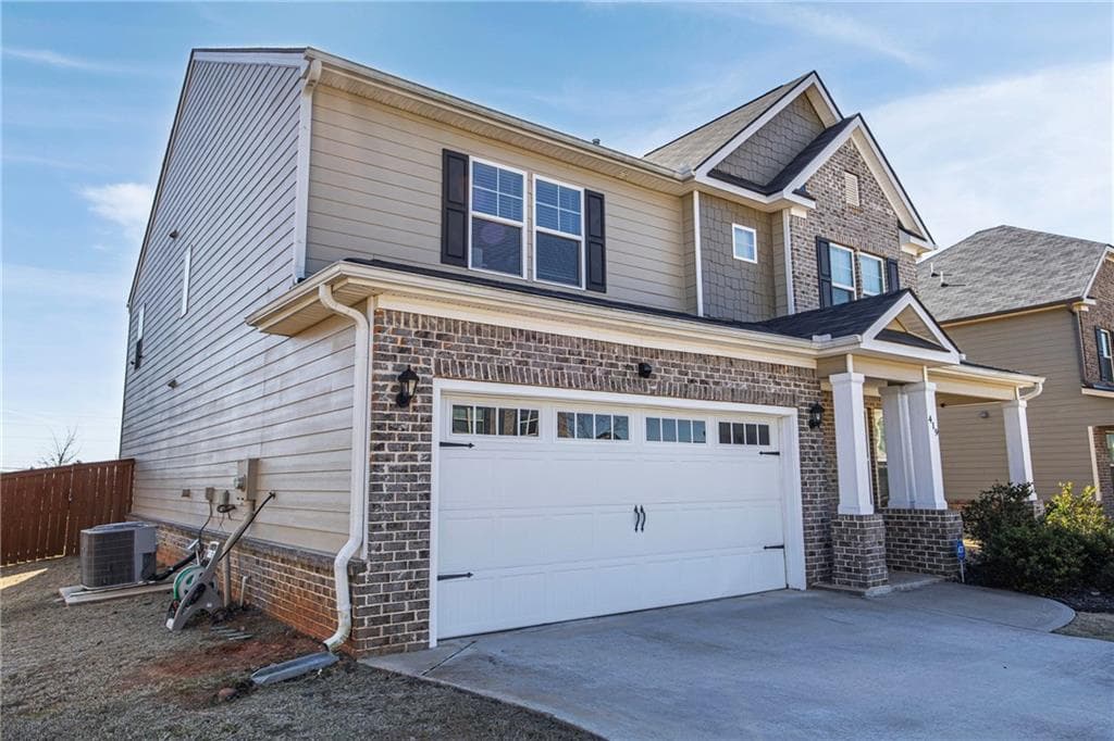5 bedroom, 4 bathroom, 3,197 sq ft single family residence for rent at 419 Beachview Road, Hampton, GA 30228 for $3,000 a month — photo 2