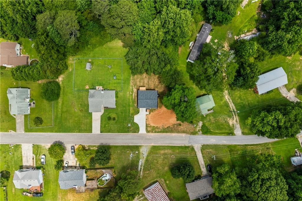 2 bedroom, 3 bathroom, 1,100 sq ft single family residence under contract at 3850 Deaton Road, Flowery Branch, GA 30552 — photo 3
