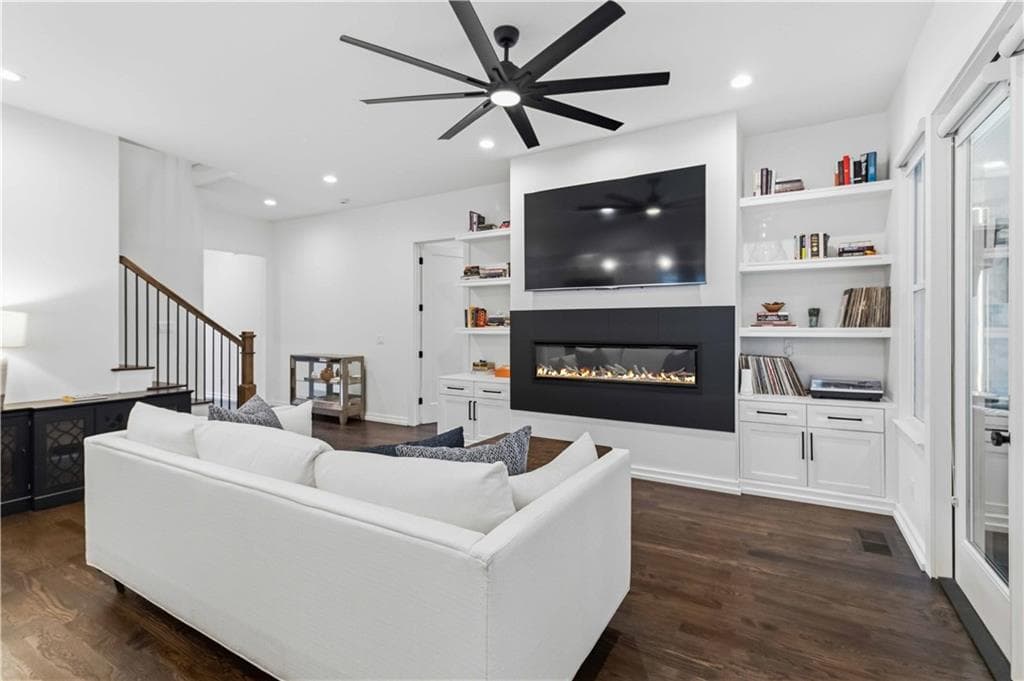 4 bedroom, 4 bathroom, 2,899 sq ft single family residence for sale at 1719 Old Hickory Street, Decatur, GA 30032 — photo 5