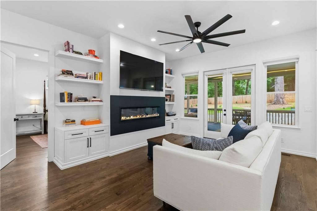 4 bedroom, 4 bathroom, 2,899 sq ft single family residence for sale at 1719 Old Hickory Street, Decatur, GA 30032 — photo 6