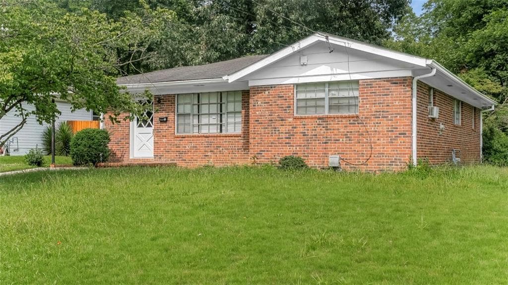 2 bedroom, 1 bathroom, 1,091 sq ft single family residence under contract at 423 Branham Avenue, Rome, GA 30161 — photo 2