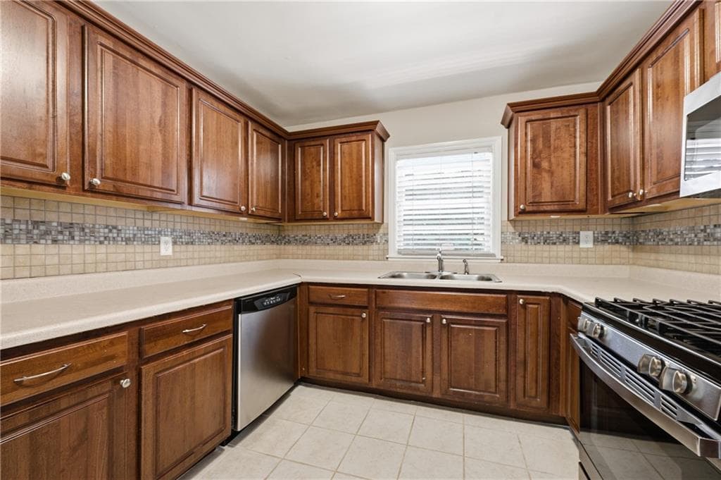 3 bedroom, 1 bathroom, 1,100 sq ft single family residence for sale at 3229 Mcafee Road, Decatur, GA 30032 — photo 5