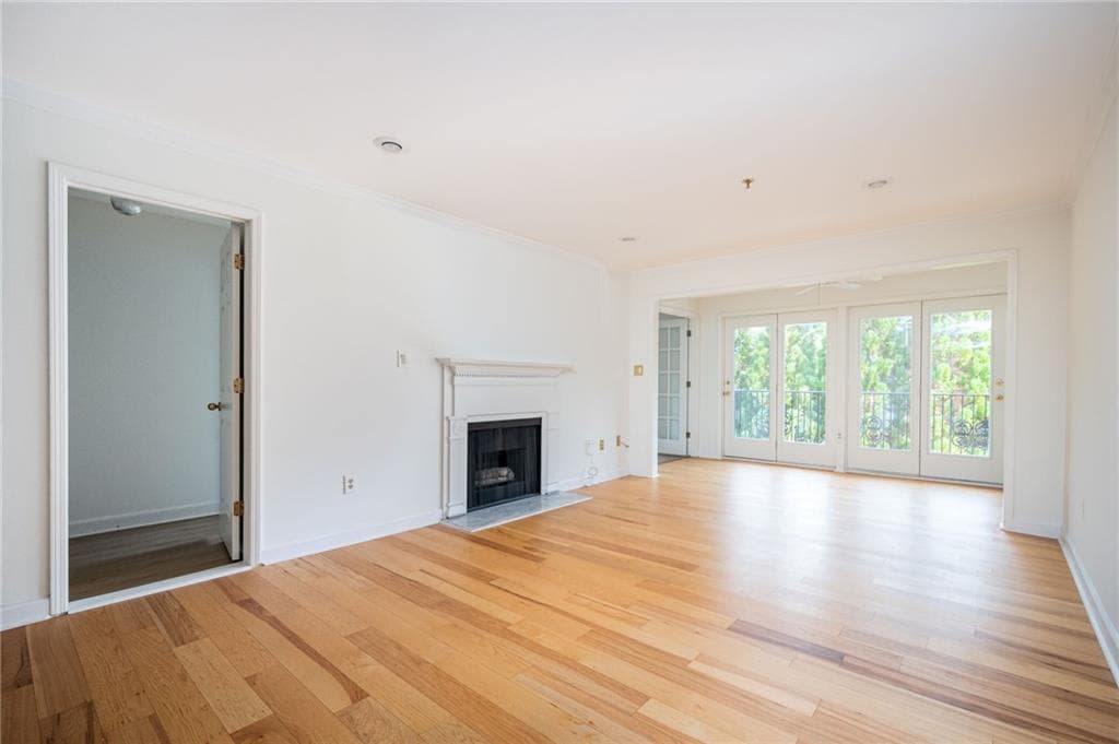 2 bedroom, 2 bathroom, 1,335 sq ft condominium for sale at 3203 Lenox Road 28, Atlanta, GA 30324 — photo 3