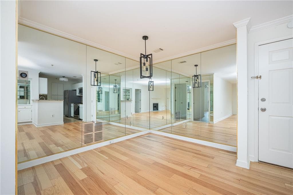 2 bedroom, 2 bathroom, 1,335 sq ft condominium for sale at 3203 Lenox Road 28, Atlanta, GA 30324 — photo 8