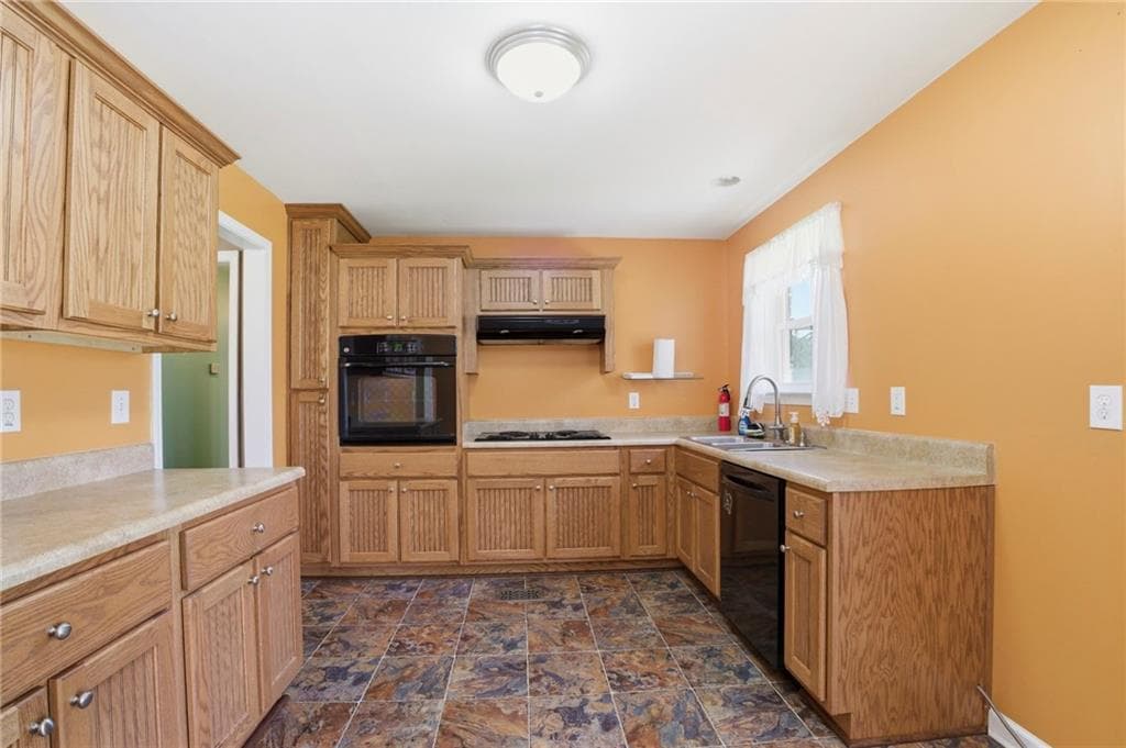 3 bedroom, 2 bathroom single family residence for sale at 16 Mango Road, Rome, GA 30161 — photo 4