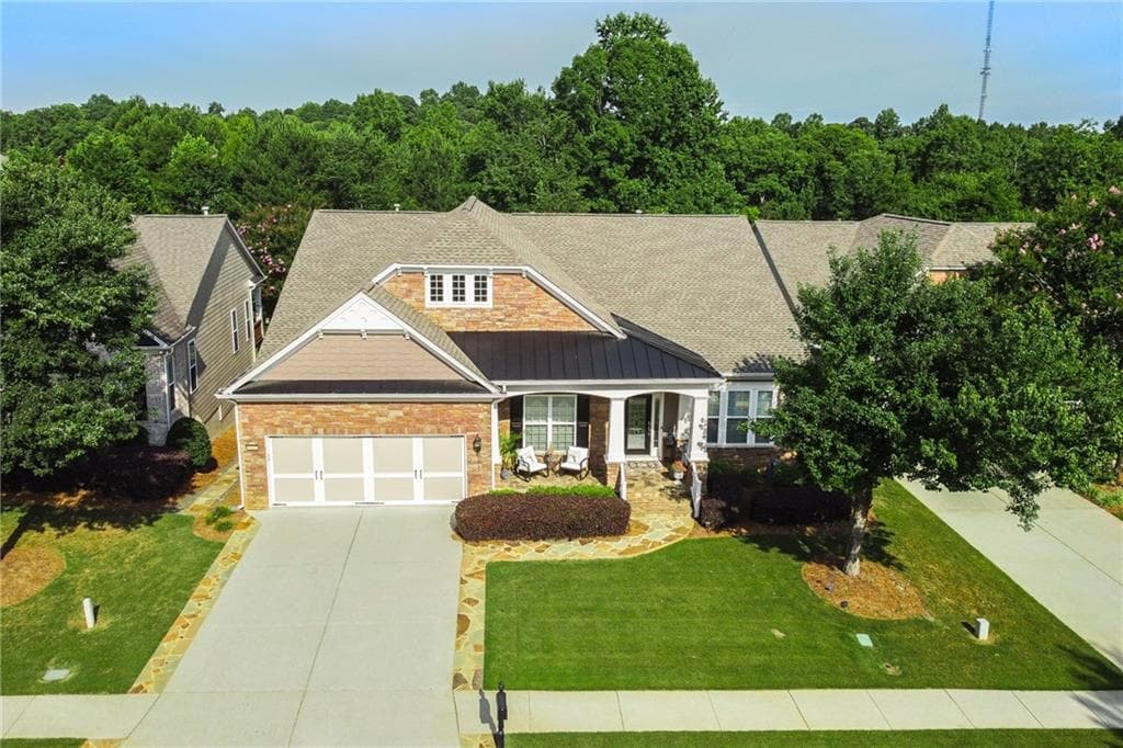 5 bedroom, 6 bathroom, 5,200 sq ft single family residence under contract at 6417 Hickory Springs Circle, Hoschton, GA 30548 — photo 2