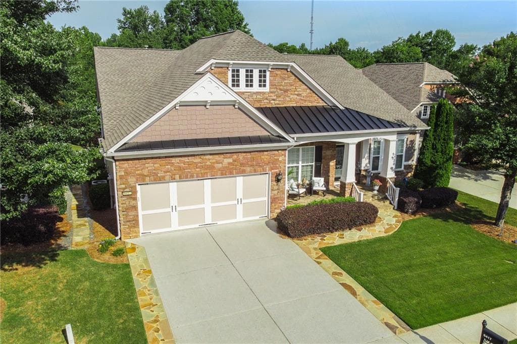 5 bedroom, 6 bathroom, 5,200 sq ft single family residence under contract at 6417 Hickory Springs Circle, Hoschton, GA 30548 — photo 3