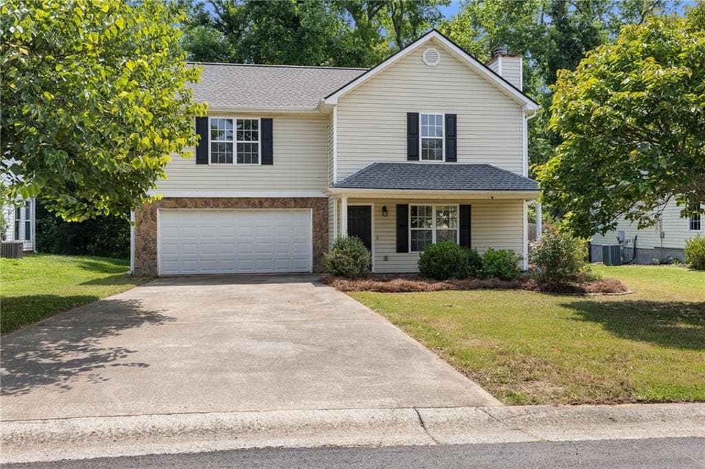 3 bedroom, 2 bathroom, 1,800 sq ft single family residence under contract at 147 Richmond Drive, Dawsonville, GA 30534 — photo 2